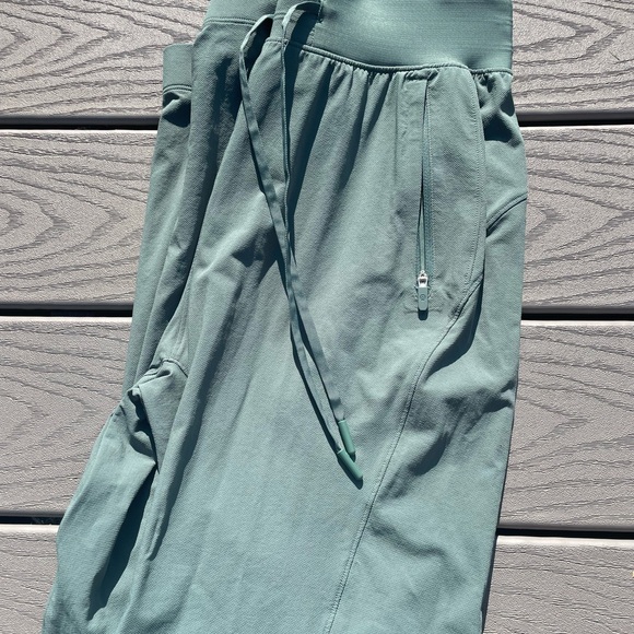 Lululemon License to Train High-Rise Pant - Picture 8 of 8